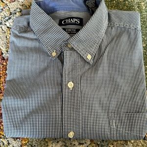 CHAPS MENS BUTTON DOWN LONG SLEEVED SHIRT IN SZ L…GENTLY WORN…STRETCH EASY CARE!